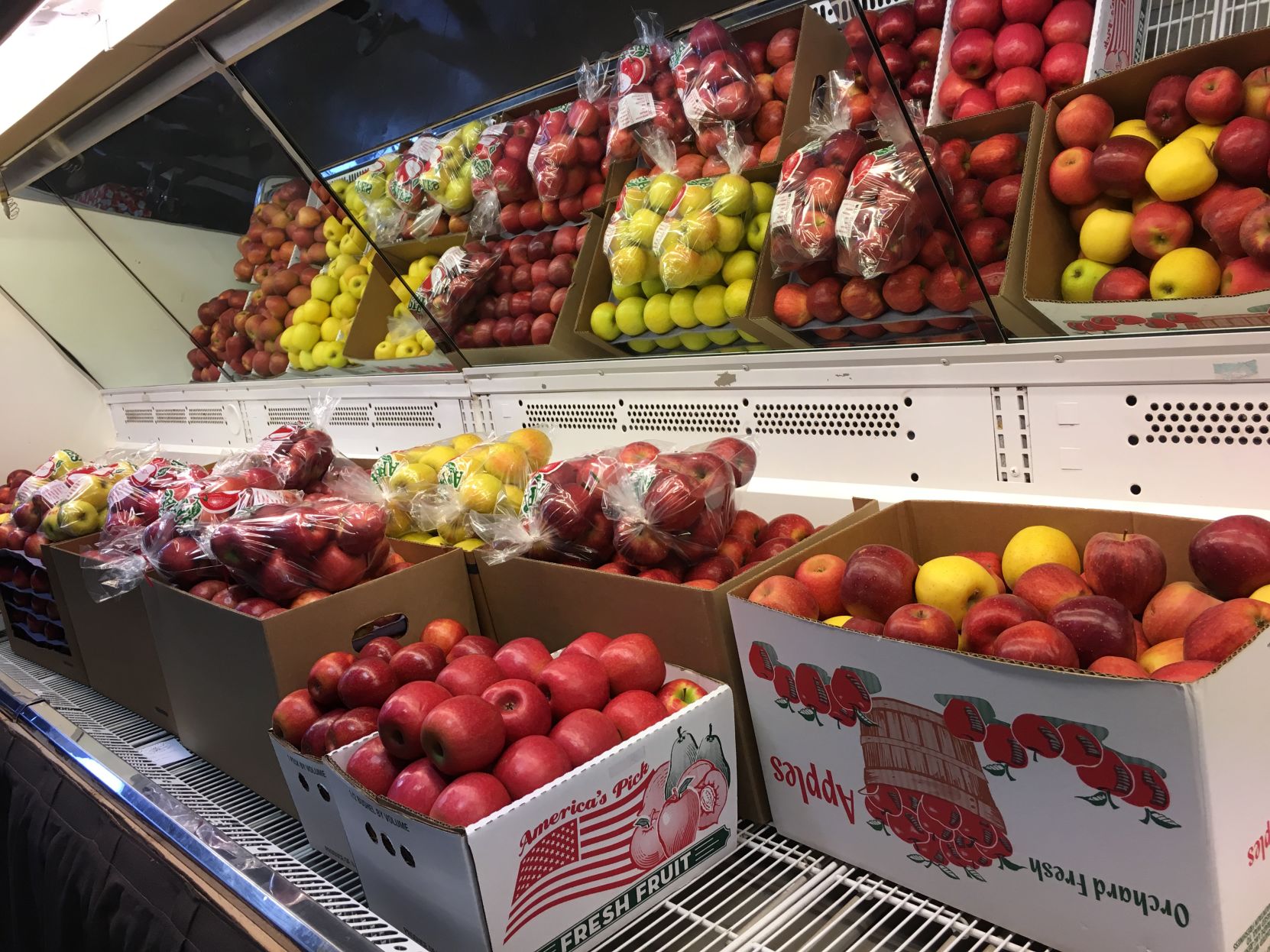 Farm Show apple sale.jpg